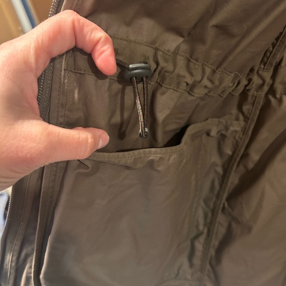 Eastern mountain sports trench coat - Picture 3 of 10